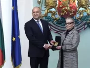 Румен Радев удостои Цветана Манева с Почетен знак на президента (СНИМКИ)