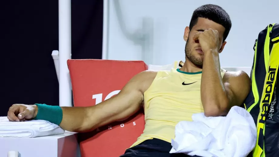 Лоша новина за феновете на Карлос Алкарас - мачът му срещу Монтейро продължи само 10 минути (ВИДЕО)