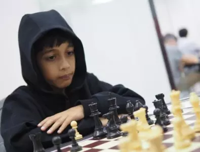 Историческо: 8-годишно дете победи гросмайстор в класически шахматен турнир
