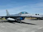 F-16 е 