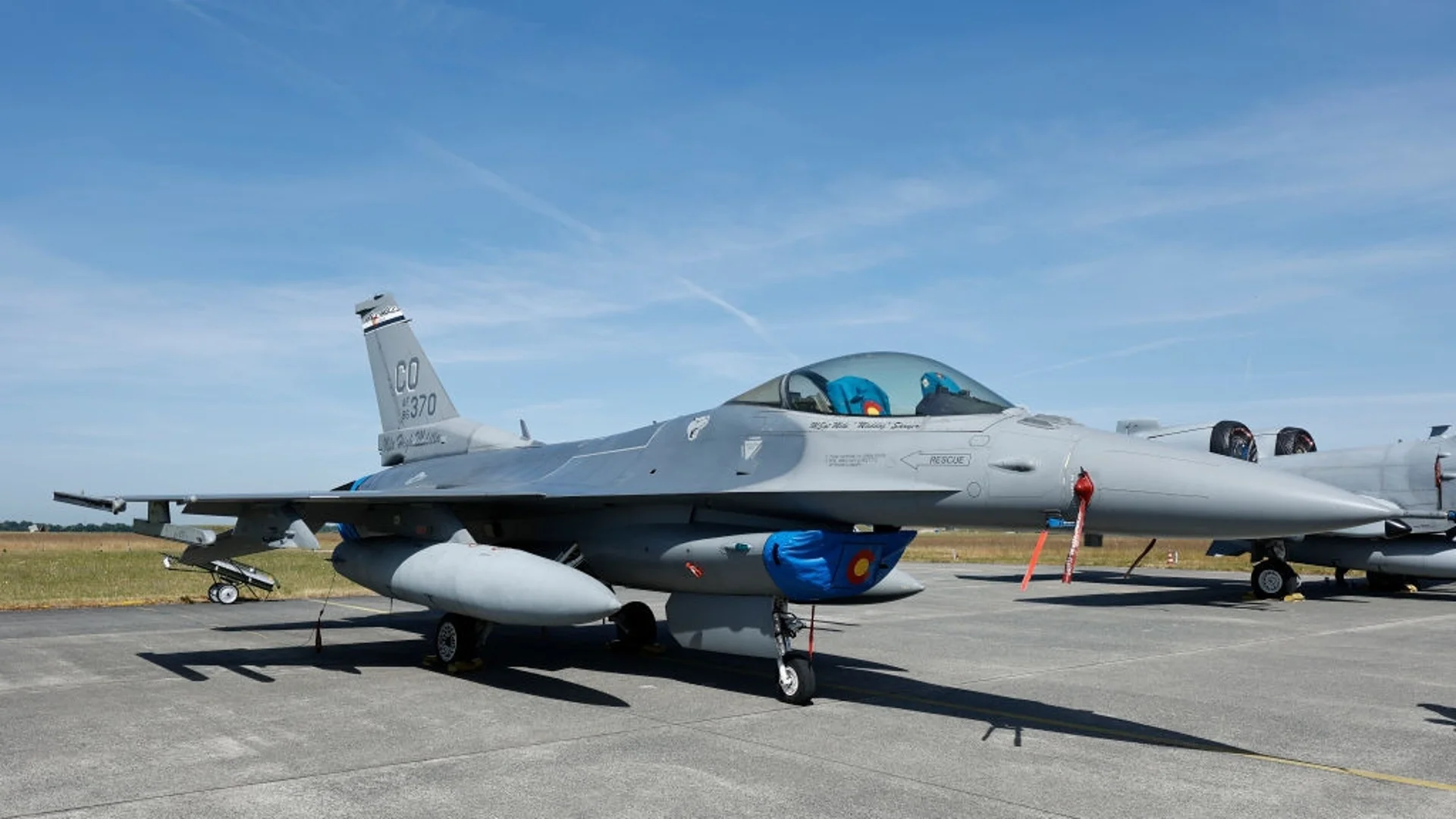 Първа група пилоти приключват обучението на F-16: Ентусиазъм във ВВС на Украйна