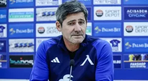 Николай Костов намекна, че "новите" в Левски ще дебютират срещу Арда и отби въпрос за Краев