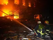 Руски обстрел: Пожар в жилищни сгради в Херсон, горя важна инфраструктура в Одеса (ВИДЕО)