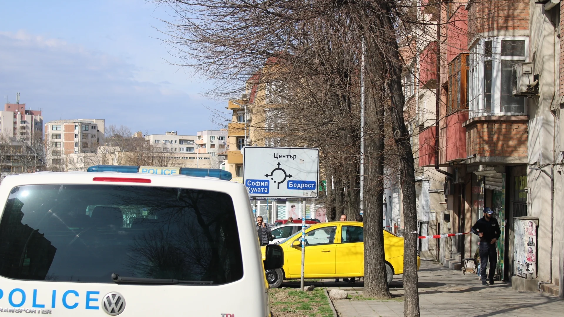 Откраднаха пари и злато: Грабеж в заложна къща в Благоевград (СНИМКИ)