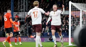 Тандемът „Де Бройне-Холанд“ сдъвка и изплю Лутън Таун в голова фиеста (ВИДЕО)