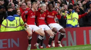 Голобрадото трио, което "осветлява" тъмния сезон на Манчестър Юнайтед