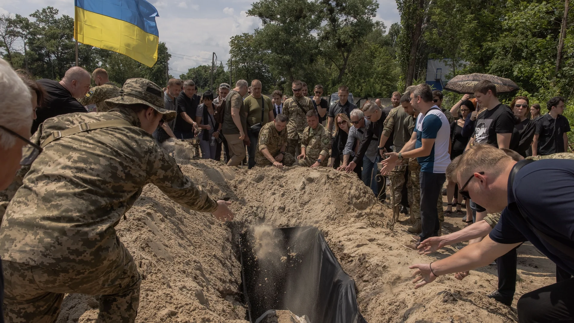 Ако руснаците пробият фронта, стотици селища ги чака съдбата на Буча: Говори украински военен