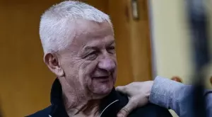 Пускат на търг последната фланелка на Александър Тунчев като футболист