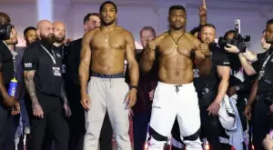 ВИДЕО: Кантарът преди сблъсъка показа, че Джошуа е с 9 кг по-лек от Нгану