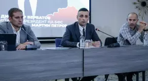 Кметове и бивш министър - Бербатов показа потенциалния си Изпълком, ако стане президент на БФС