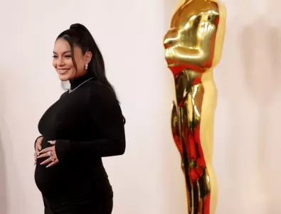 Ванеса Хъджинс очаква първото си дете (СНИМКА)
