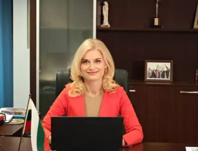 Организации в туризма настояват Зарица Динкова да остане министър