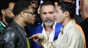 Ступор в бокса! Звезда поиска да отхапе и двете уши на съперника си