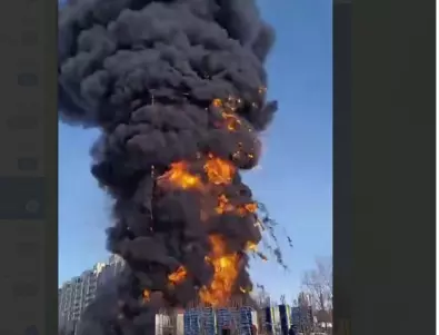 Епичен пожар в руския град Твер се разрастна за секунди (ВИДЕО)
