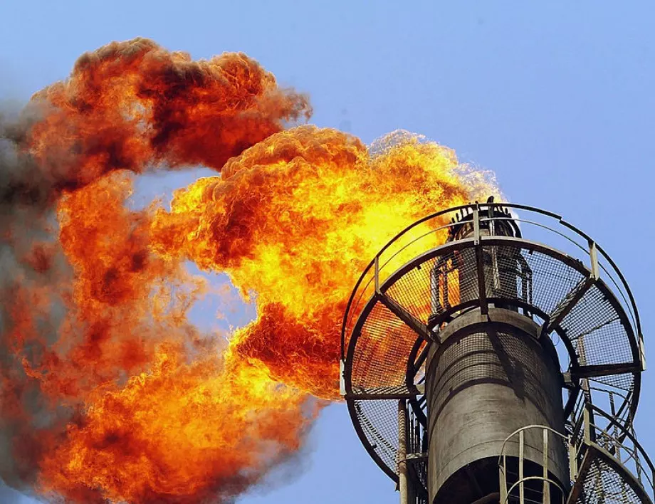 Русия поиска от Казахстан 100 хил. тона бензин: Ефектът от украинските атаки