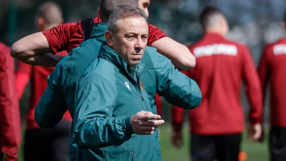 България няма да бъде 'златна' срещу Азербайджан, Илиан Илиев пък готви поне една промяна в стартовия си състав?