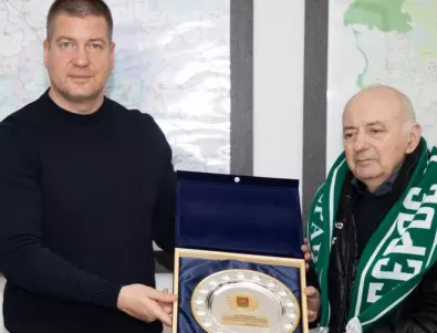Кметът на Стара Загора поздрави славния футболист и треньор Иван Вутов по повод 80-годишния му юбилей