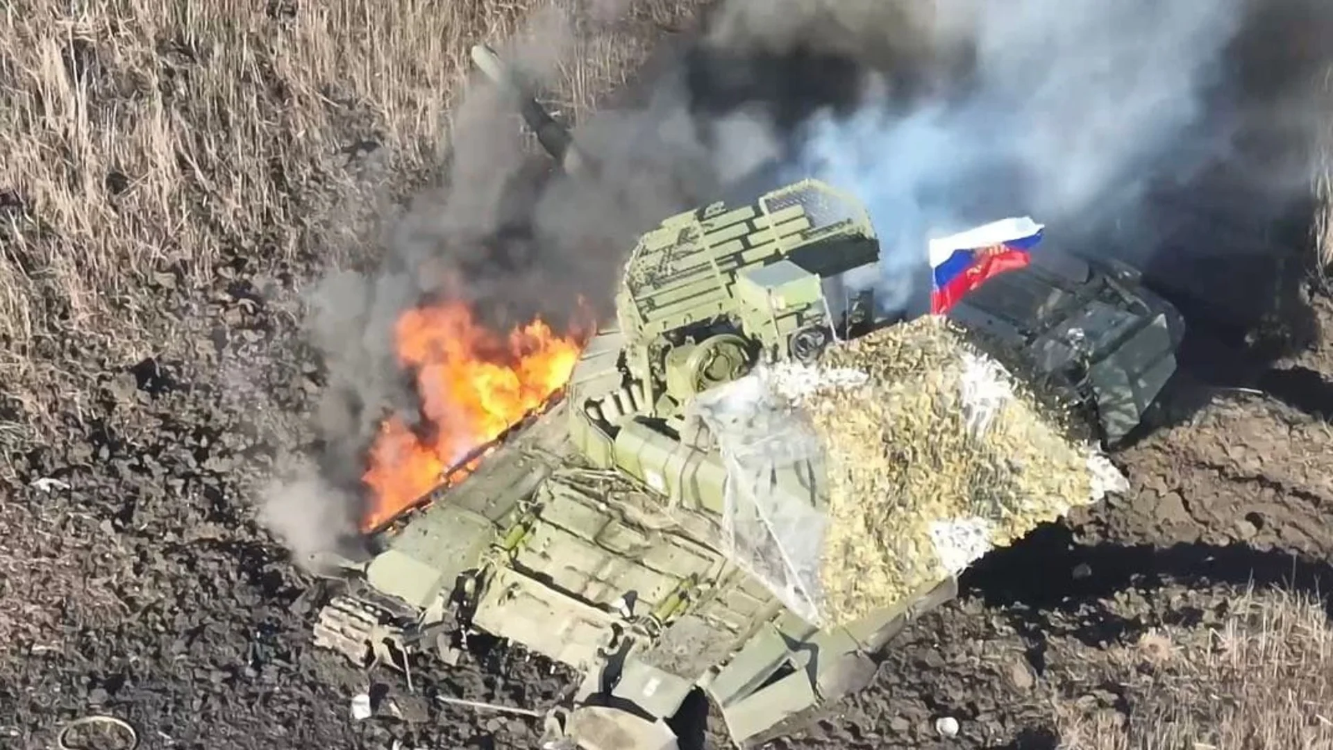 Касапница за танкове и войници: Безумни руски жертви в Украйна, но Русия пълзи напред (ВИДЕО)