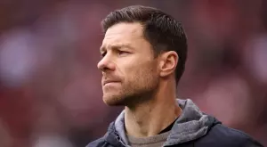 Питър Крауч вижда Шаби Алонсо като идеален за Ливърпул, но има и едно голямо НО