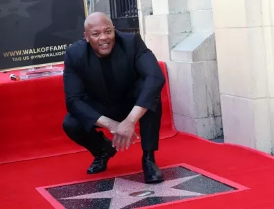 Dr. Dre със своя звезда на Алеята на славата