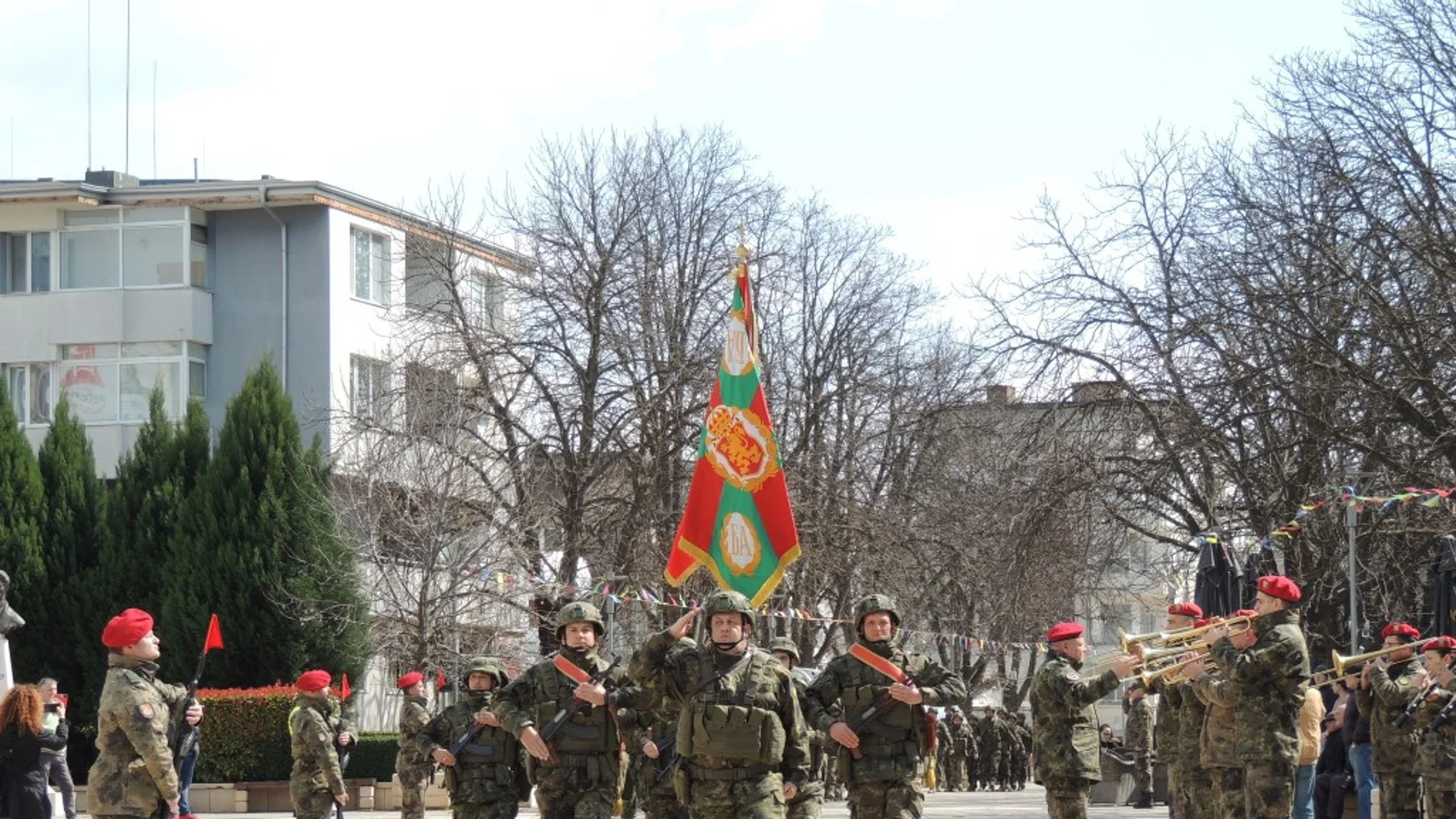 Изпратиха военните ни за участие в Стабилизиращите сили на НАТО в Косово