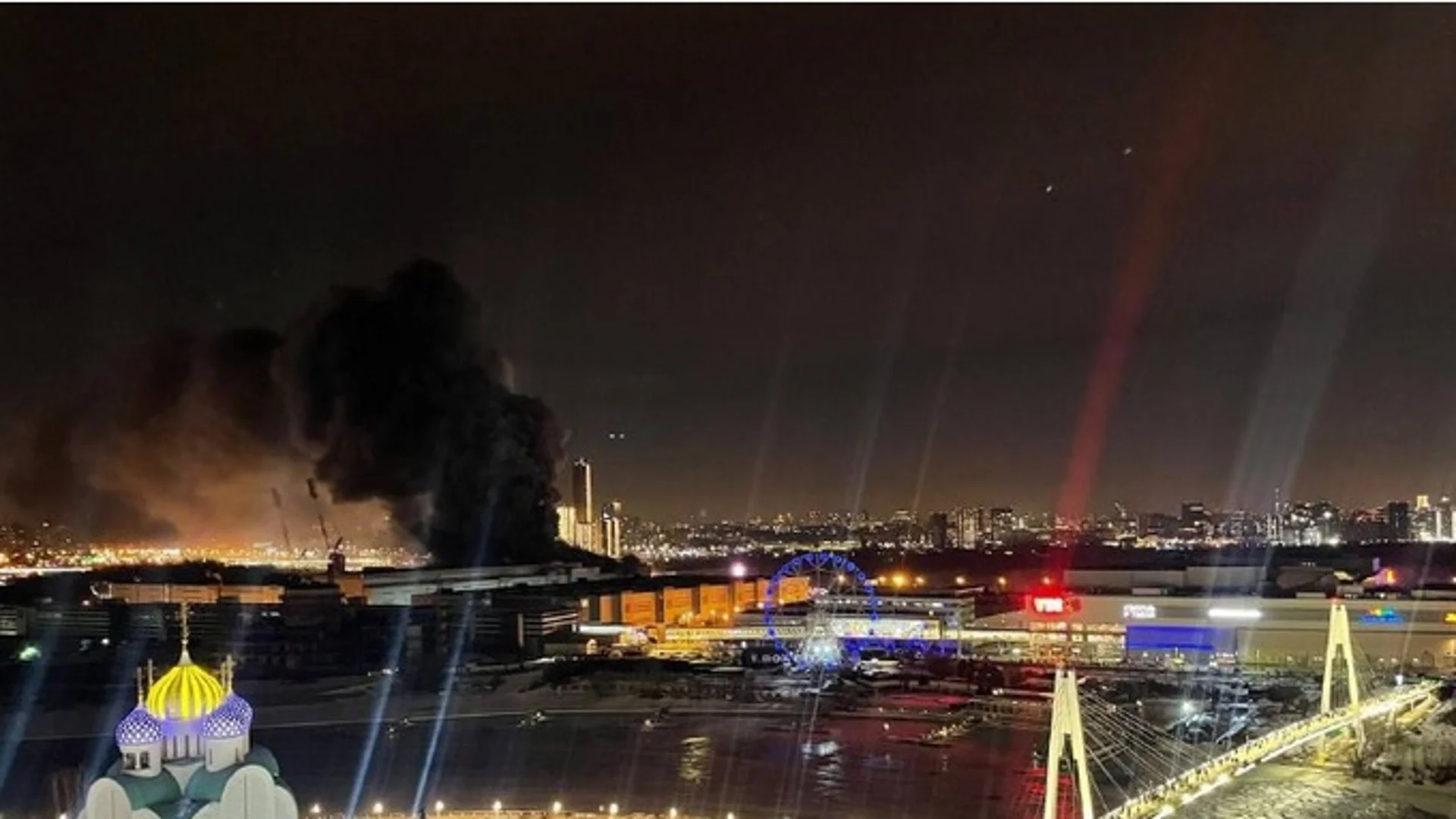 Стрелба и пожар: Загинали и ранени в най-известната концертна зала в Москва (ВИДЕО)