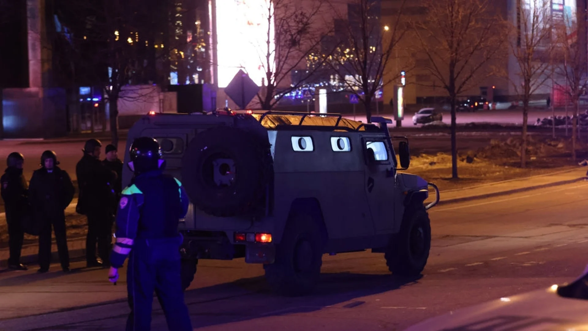 Подозрения: Агенти на ФСБ са били в "Крокус Сити Хол" по време на атаката (ВИДЕО и СНИМКИ)