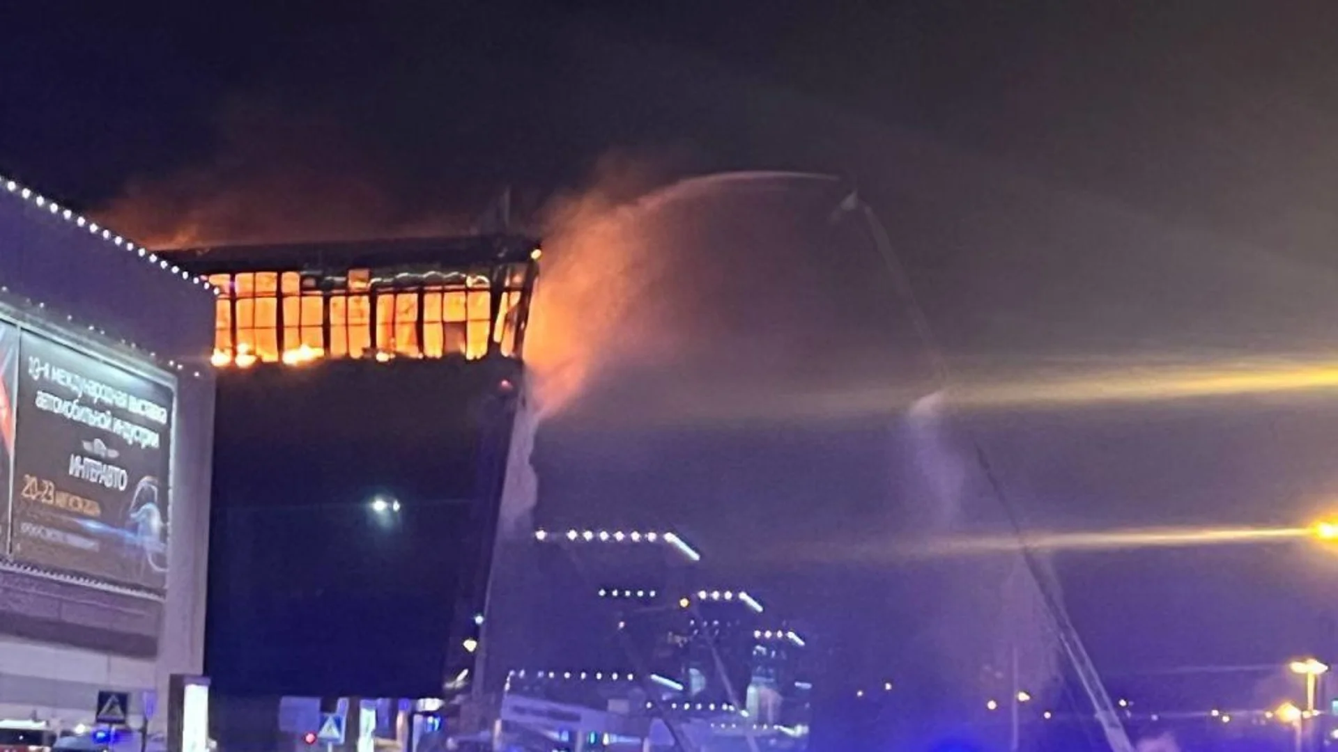 Тийнейджър е спасил 100 души от горящия "Крокус Сити Хол" край Москва (ВИДЕО)