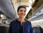 Любов в облаците: Пилот предлага брак на стюардеса пред пътниците (ВИДЕО)