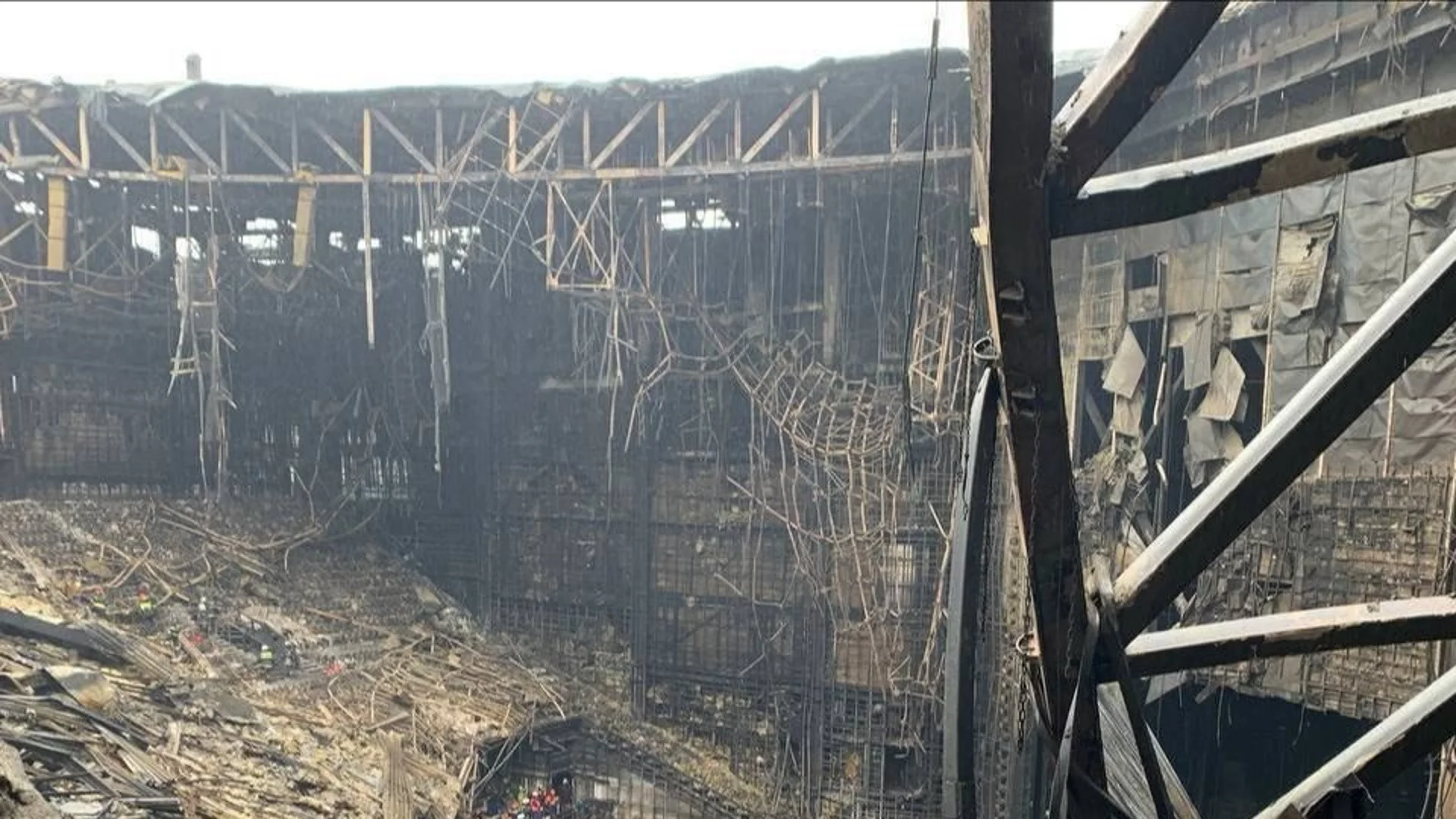 Разруха: Какво остана от "Крокус Сити Хол" (ВИДЕО+СНИМКИ)
