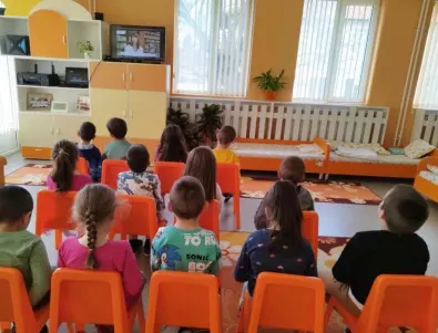 В Деня на европейските автори: 8 български писатели гостуваха виртуално в класните стаи с помощта на Orange