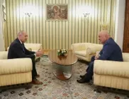 Радев се срещна и с втория със забрана от Борисов да става премиер