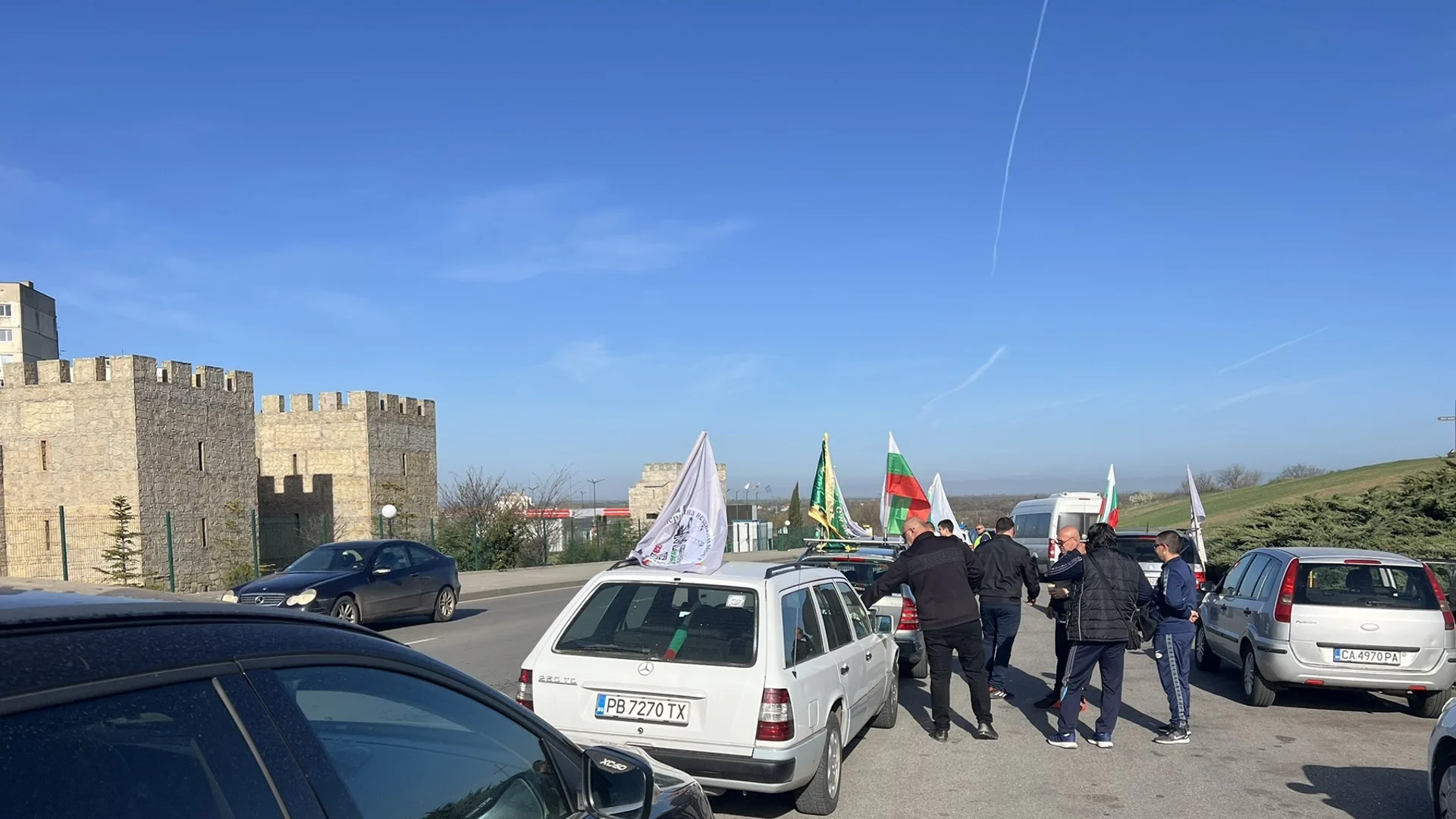 Миньори и енергетици на автопротест в София