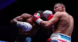 ВИДЕО: Тервел Пулев преодоля кървава аркада и "мръсните" номера на африканец за триумф в София 