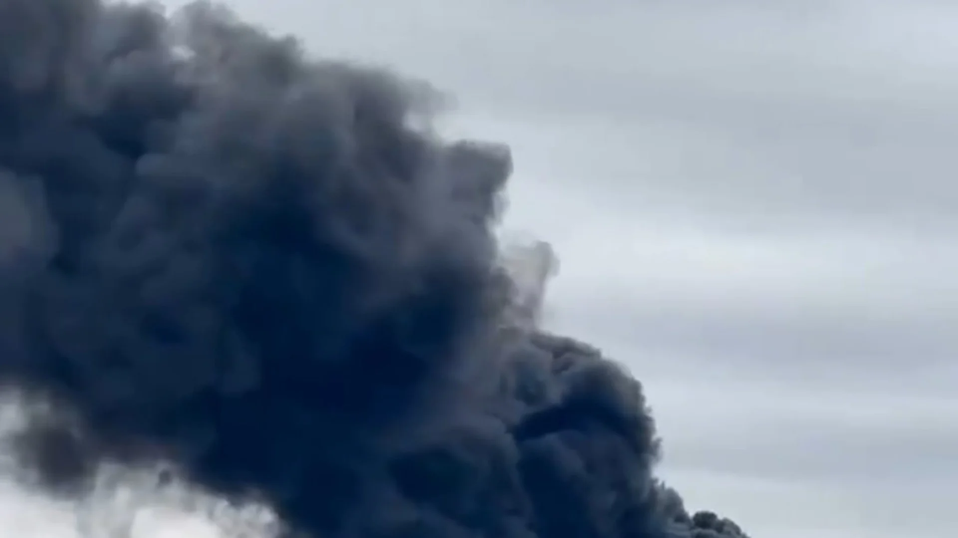 Взрив и огромен пожар в един от най-важните руски заводи - Уралмаш (ВИДЕО)