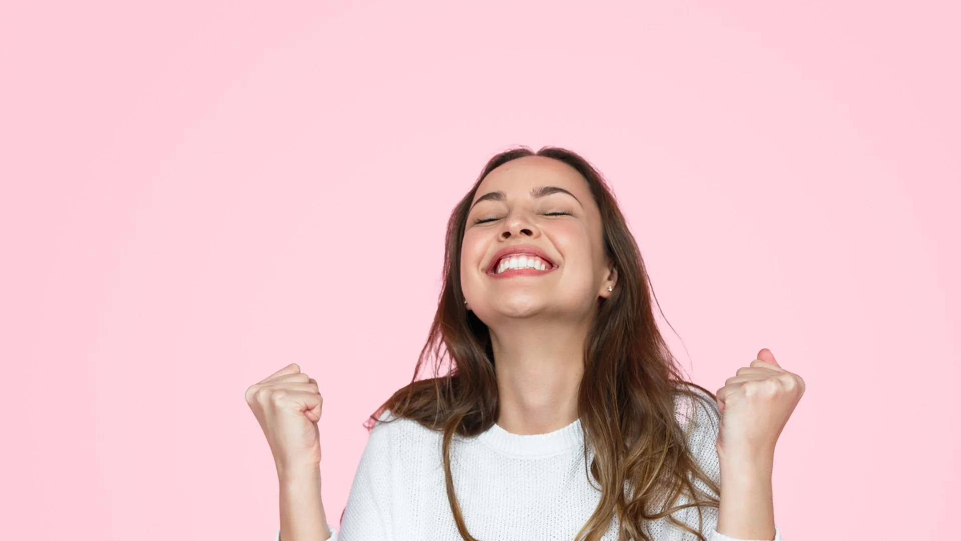 Тези зодии ще "плуват" в пари и ще се радват на романтична любов през април