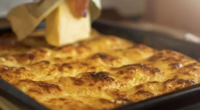 Баница със сирене само с 1 кора – по-вкусна е от всяка друга