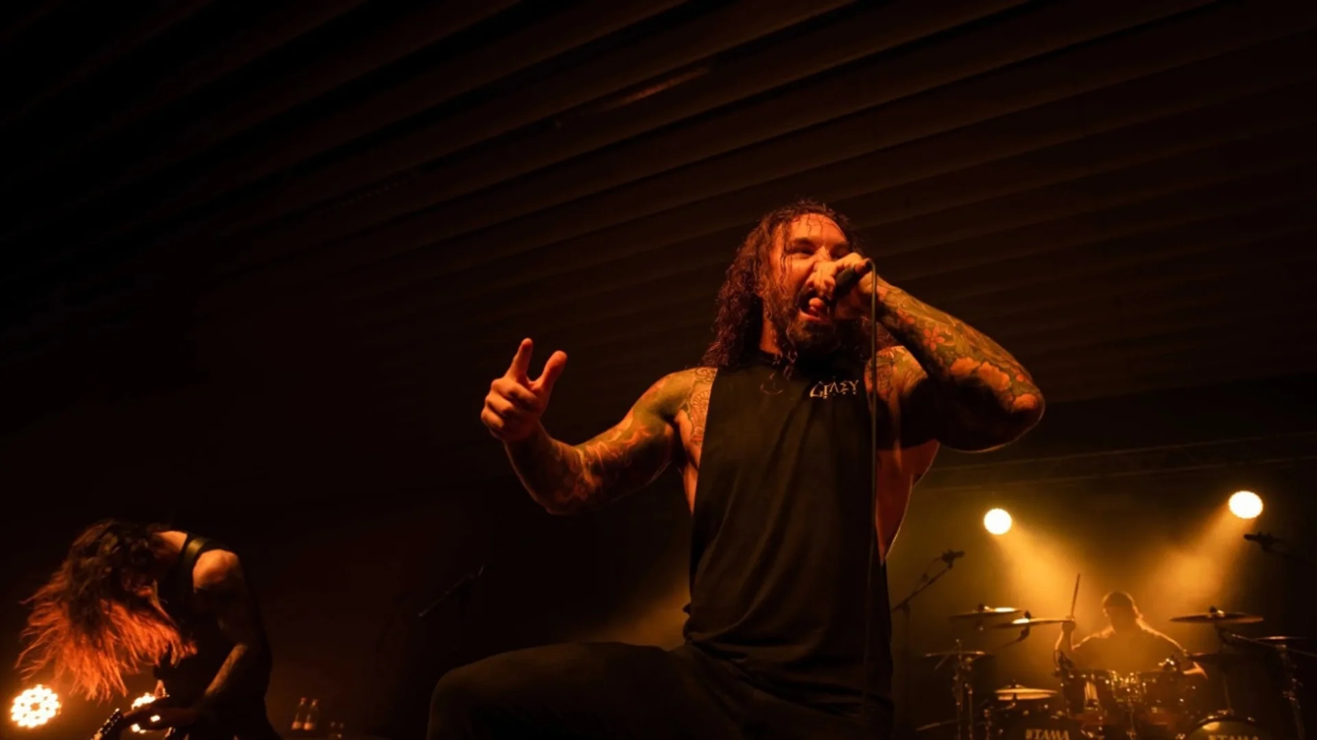 Концертът на As I Lay Dying разтресе подобаващо София (СНИМКИ)