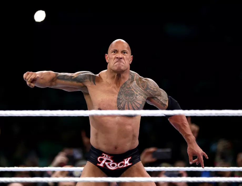 "Затваряй си устата": Скалата се скара с фен на WWE (ВИДЕО)