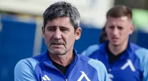 Пече се: Бивш халф на Левски сменя Николай Костов от следващия сезон?