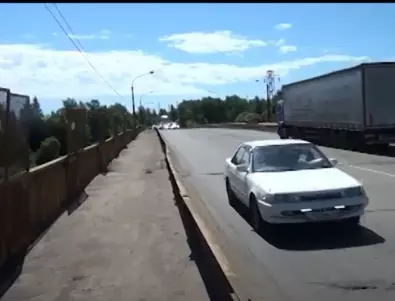 В Русия се срути мост, има пострадали (СНИМКИ и ВИДЕО)