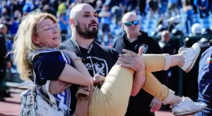 {{ otherArticle[0].article.title }}