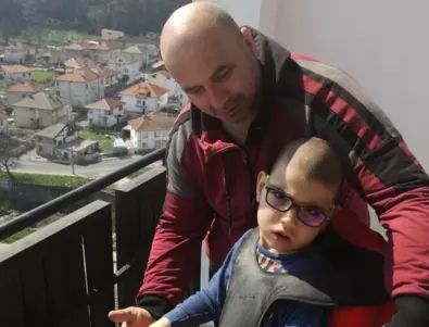 Зов за помощ: Най-малкото дете с присаден черен дроб в България има нужда от рехабилитация