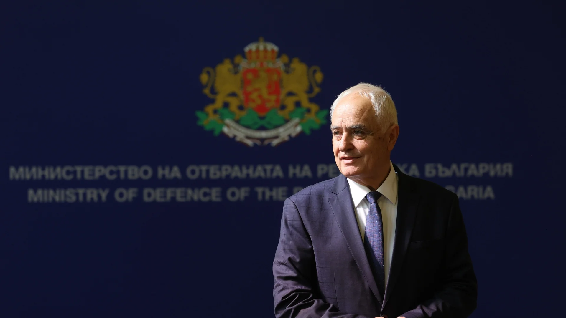 Военният министър иска България да се настани в европейската отбранителна база