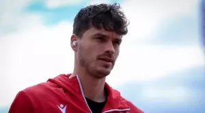 {{ otherArticle[0].article.title }}