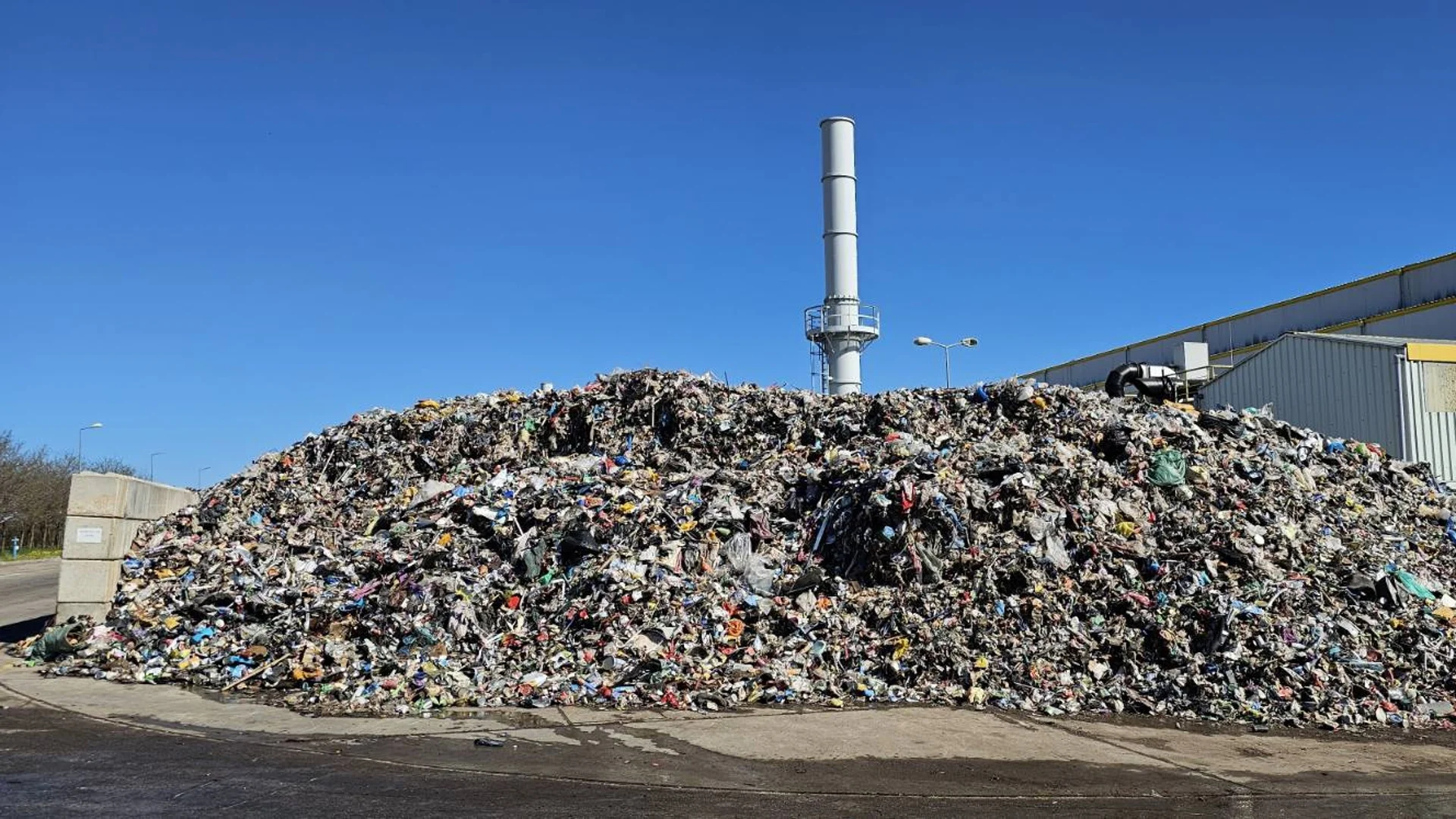Директорът на завода за столичния боклук опроверга ГЕРБ: Преди са заравяли 90% от RDF