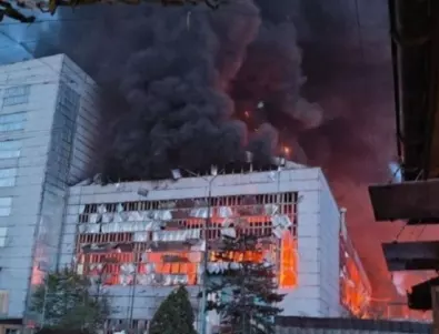 Руски удар подпали една от най-големите ТЕЦ в Украйна (ВИДЕО)