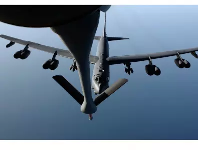 Военен Боинг на САЩ със сигнал за извънредно положение на борда си в небето над Ирак (СНИМКИ)