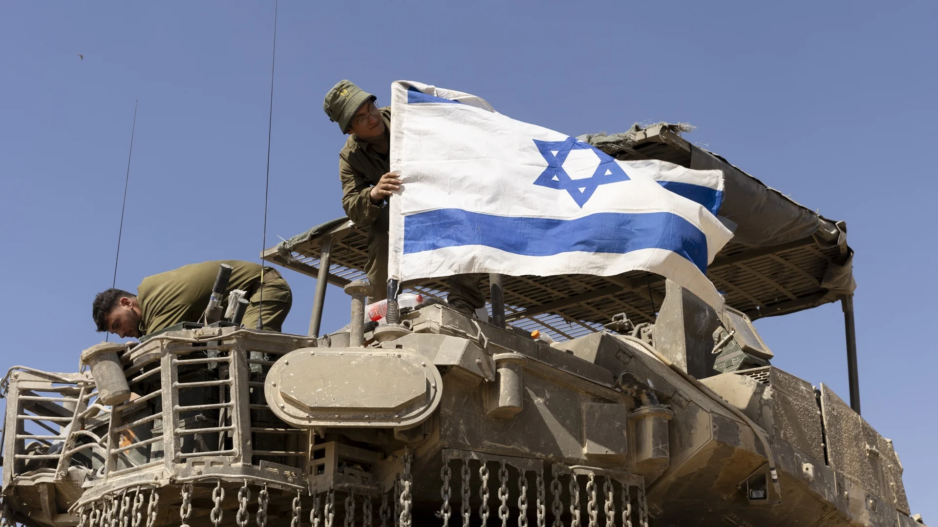 Израел с атака срещу военна структура на "Хизбула" (ВИДЕО)