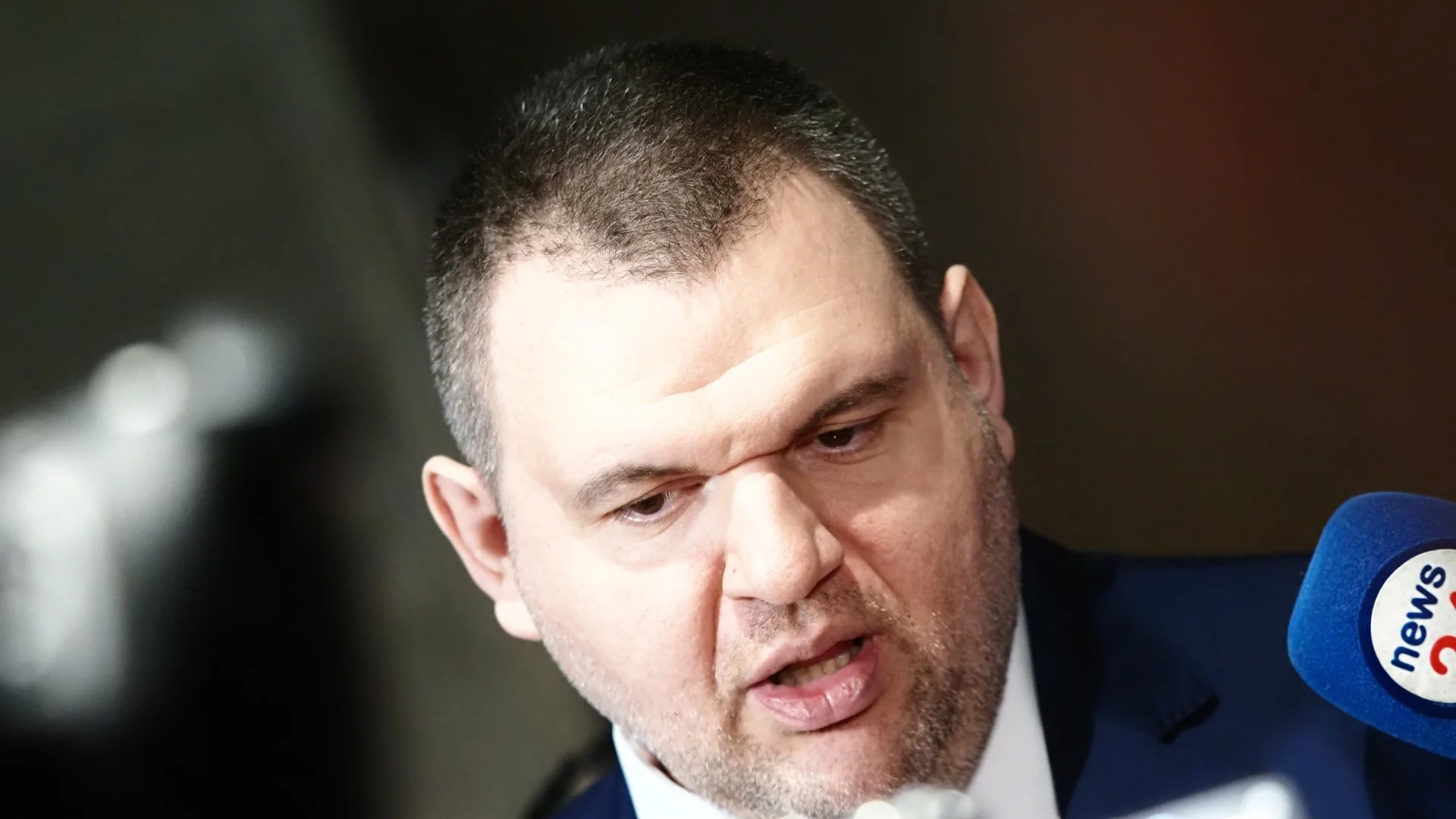 Пеевски: Служебното правителство незабавно да отмени решението си за частната детска болница 